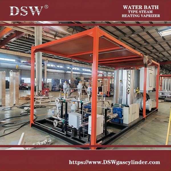 A steam heating vaporizer efficiently vaporizes liquefied gases like LNG using indirect steam heating.