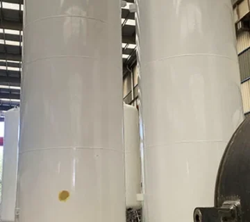 Vacuum-insulated liquid CO2 storage tank for cryogenic carbon dioxide applications