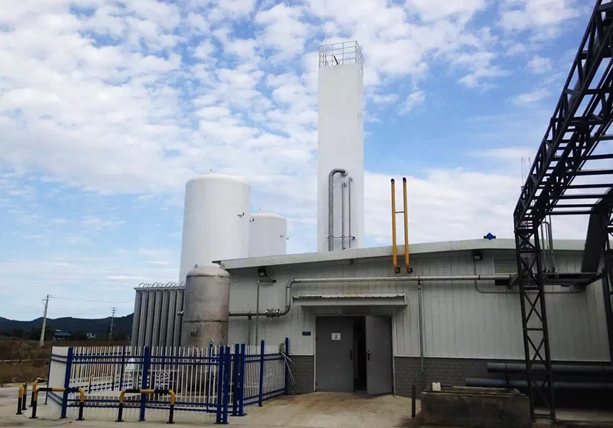 Industrial gas storage tanks and supply equipment