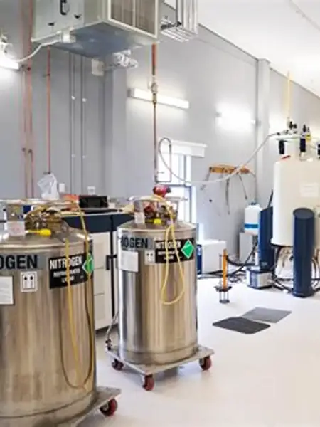 Laboratory cryogenic storage equipment for research applications