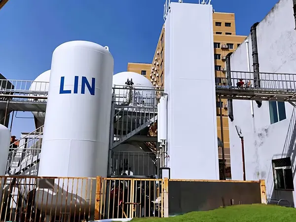 Liquid nitrogen storage tanks for industrial and laboratory applications